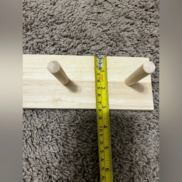 Wooden Hanger with 4 Pegs - Picture 5 of 7